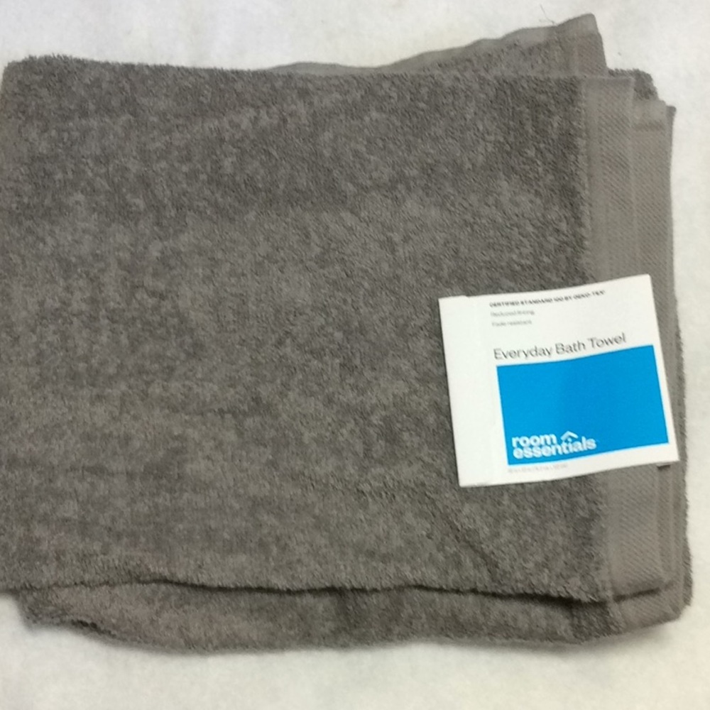 1 bath towel